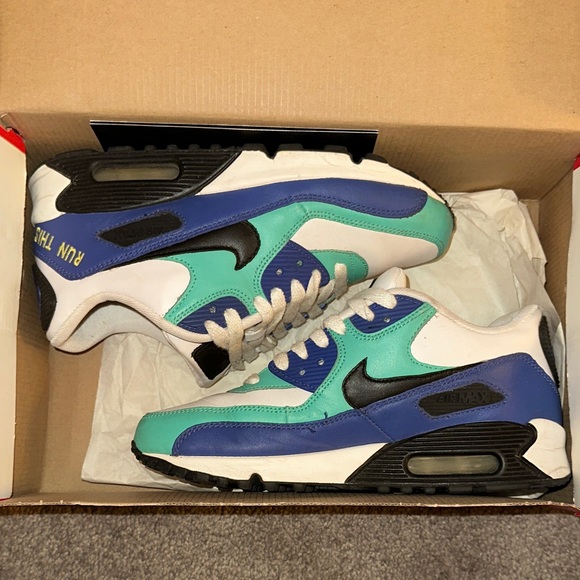 Nike Shoes - Nike Air Max 90 sneakers